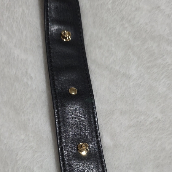 Ted‎ Baker Black Crossbody Bag with Gold Accents - Picture 4 of 12